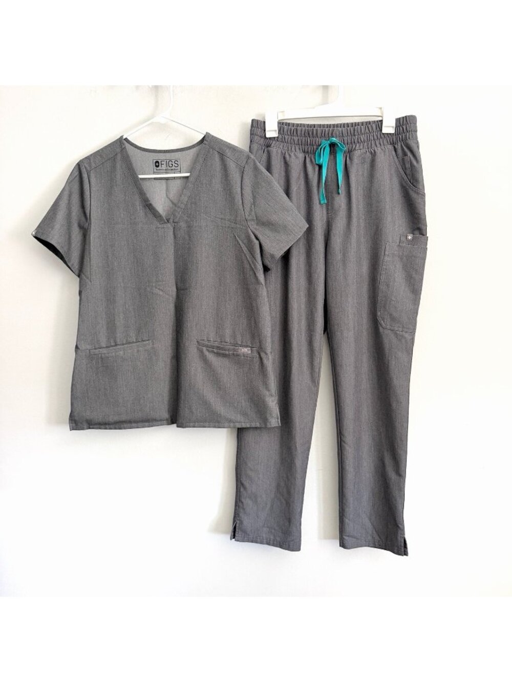 Figs Graphite Gray Scrub Set Casma Top and Dowa Straight Leg Pants Size Medium